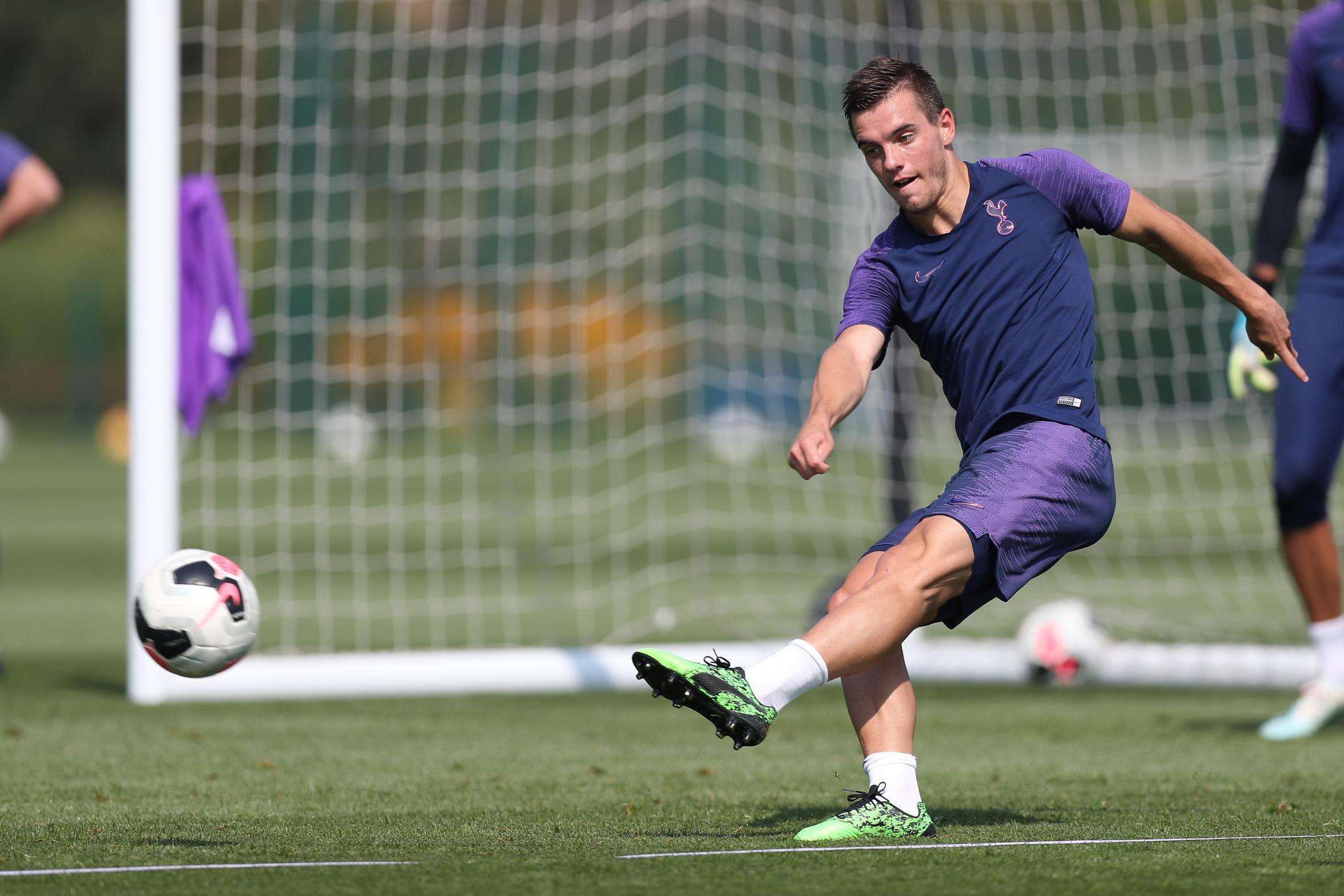 lol攻略-国际比赛日体能课后，辽宁本钢调整名单备战足总杯，压力陡增，纪律约束更严格的简单介绍